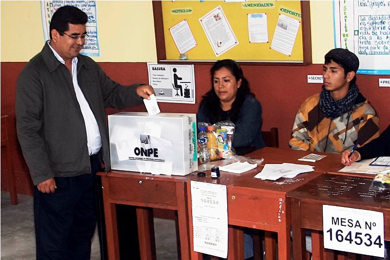 elecciones alvarea votando